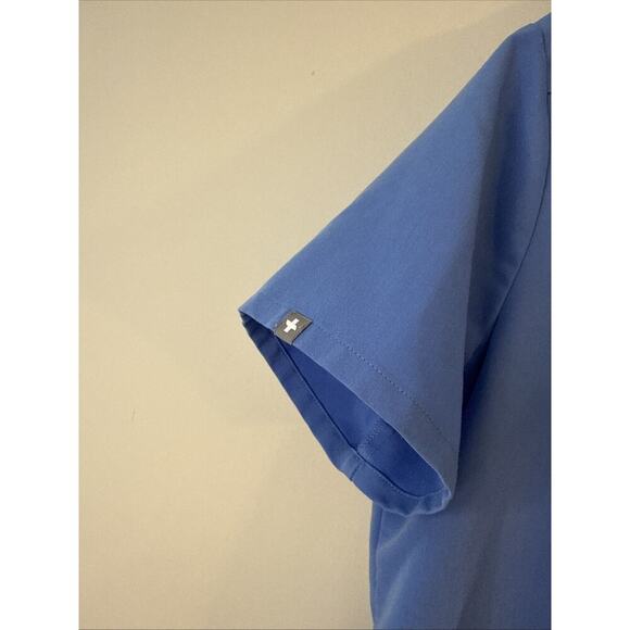 FIGS 2 Catarina One-Pocket Scrub Tops (2) Womens Medium Sky Blue - Picture 6 of 11